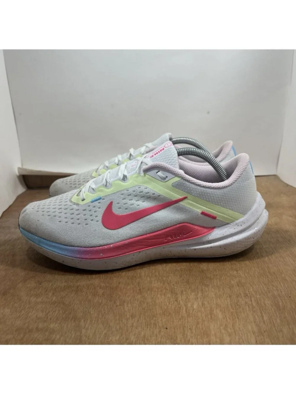 Nike Air Winflo 10 Womens Size 11.5 White Pink Gray Athletic Running Shoes